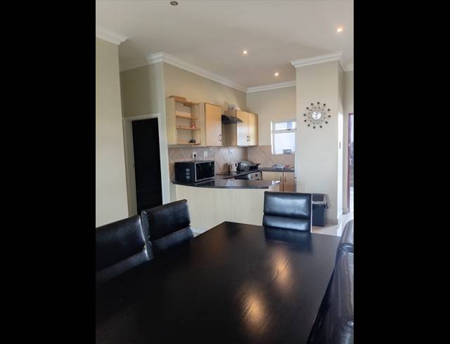 2 BEDROOM APARTMENT TO LET IN UMHLANGA RIDGE